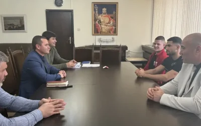 Награждаване на двама ученици от Спортното училище -гр.Русе за спортисти на месеците януари и февруари