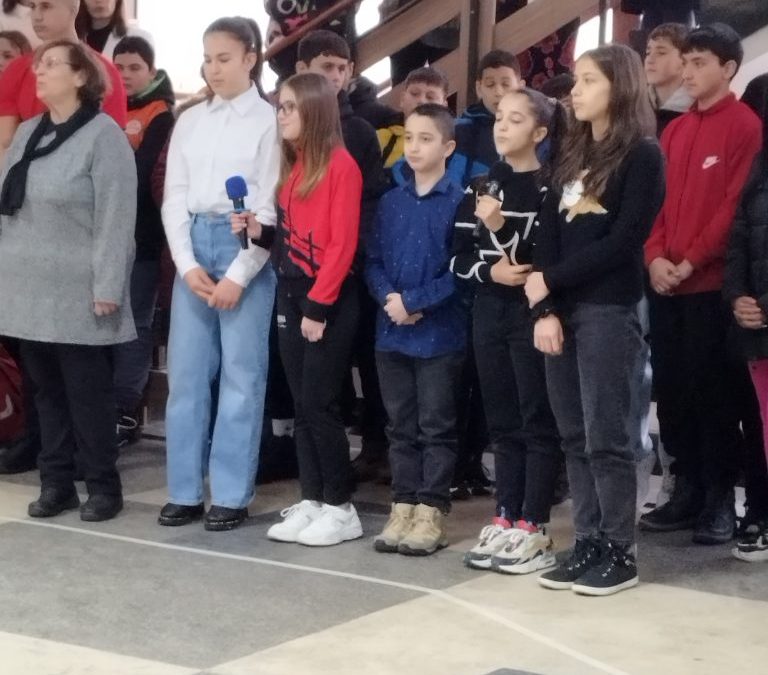 Музикално изпълнение на ученици от 5 клас за патронният празник