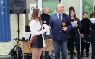 Връчване на награди от различни конкурси на ученици от СУ”Майор Атанас Узунов”